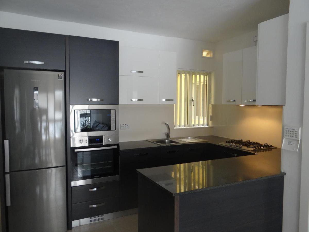 Modern Two Bedroom Sea View Apartment マルサスカーラ エクステリア 写真